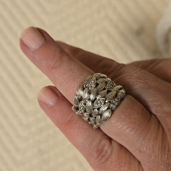 Jewelry - Sterling silver ring